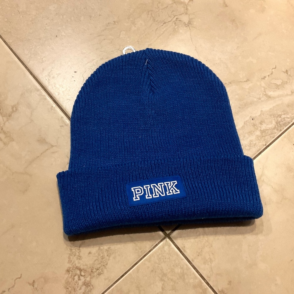 I am selling a blue hat from pink!